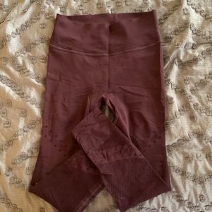 Victoria Sport Maroon Legging